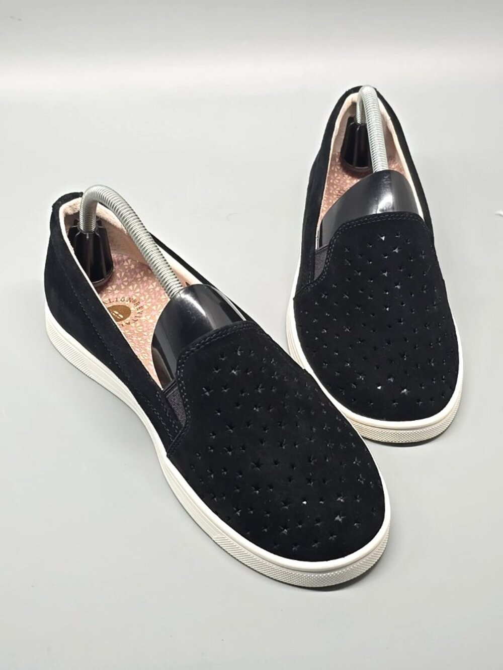 Revitalign Carolina Star Perforated Orthotic Black Suede Slip-on Women's Size 9B - Picture 2 of 12